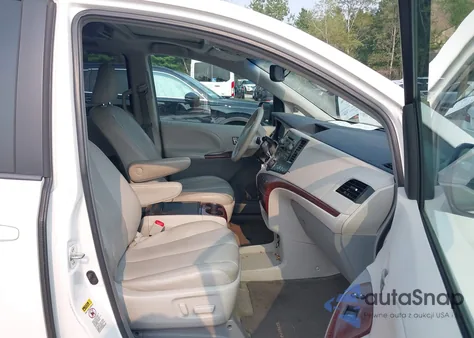 2014 Toyota Sienna Xle V6 8 Passenger из США, поврежденный, VIN 5TDYK3DC9ES410514